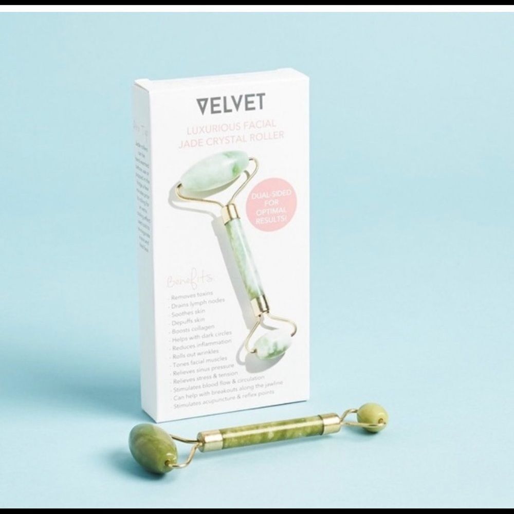 NEW IN BOX! Velvet Cosmetics Facial Jade Crystal Roller